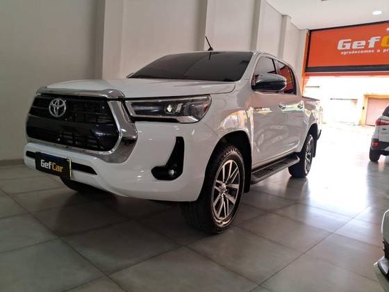 TOYOTA HILUX 2.8 SR 4X4 CD 16V DIESEL 4P AUTOMÁTICO